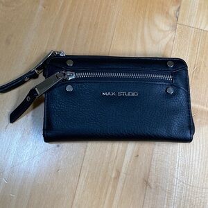 MAX STUDIO | wallet